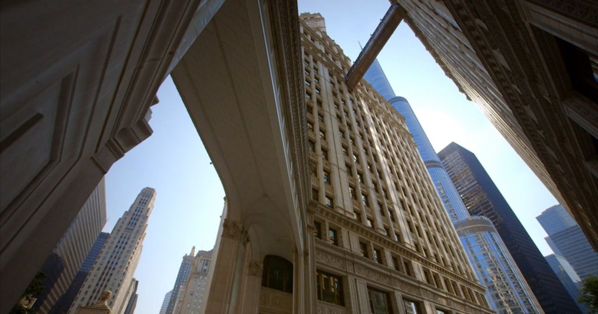 Dollar Dips — Fed Rate Hike Bets Dwindle Amid Job Growth Slowdown