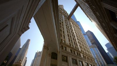 Dollar Dips — Fed Rate Hike Bets Dwindle Amid Job Growth Slowdown