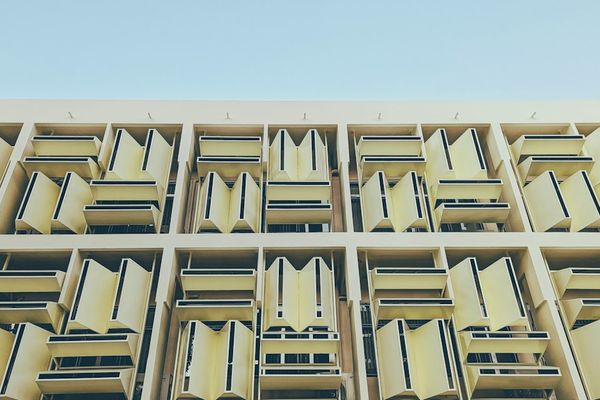 Fed Governor Miran Calls for More Interest Rate Cuts Amid Job Losses