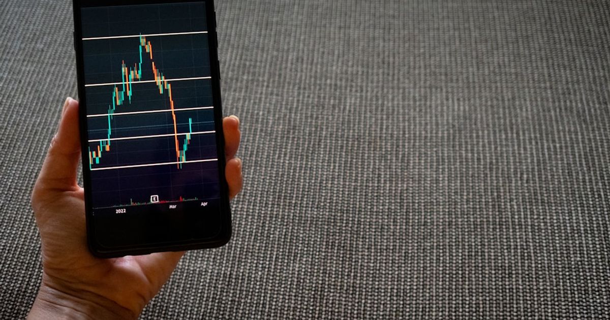 Comparing VONG and SPYM: Which ETF Offers Better Value?