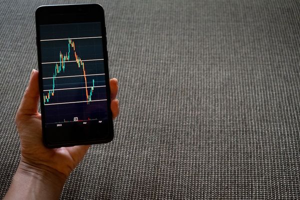 Comparing VONG and SPYM: Which ETF Offers Better Value?