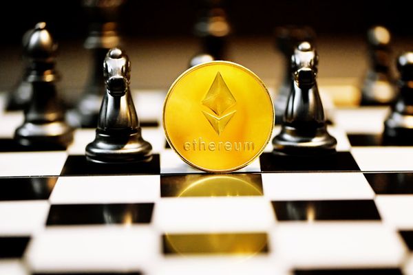 Bitcoin Surges to New Dominance — Altcoins Struggle Below Key Levels
