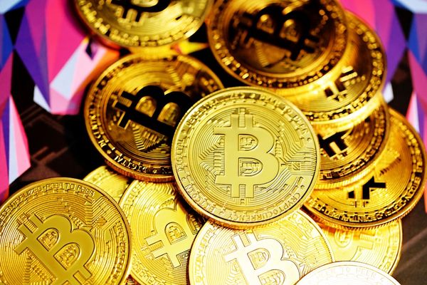 Bitcoin's Modest Rebound Diminishes Amid Broader Market Decline