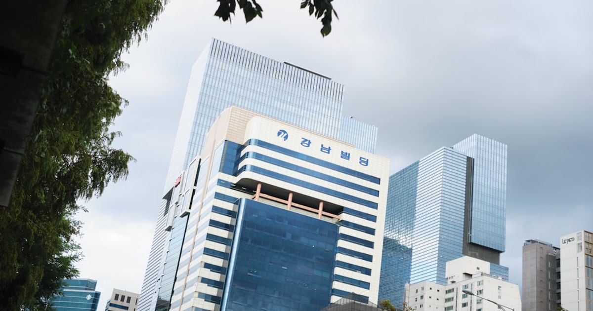 Harvard Endowment Shifts Crypto Strategy, Reduces Bitcoin, Embraces Ether