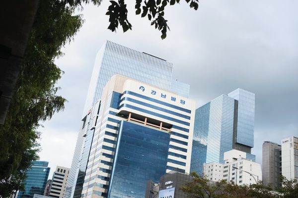 Harvard Endowment Shifts Crypto Strategy, Reduces Bitcoin, Embraces Ether