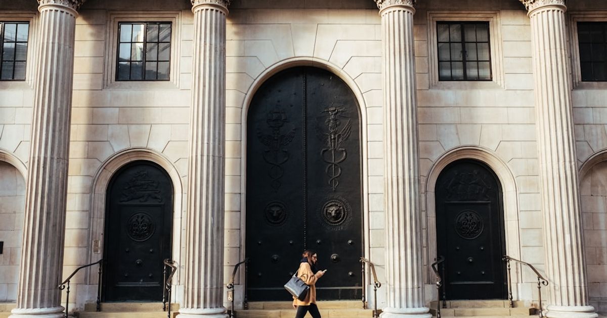 Bank of England Shifts Towards Stablecoins Amid Industry Concerns