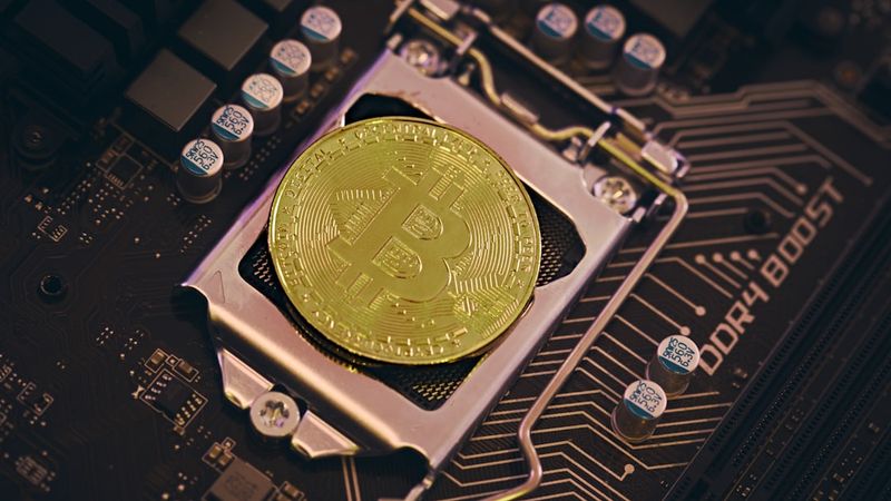 Bitcoin Resurfaces: Analyzing the COVID-Era Risk-Reward Dynamics