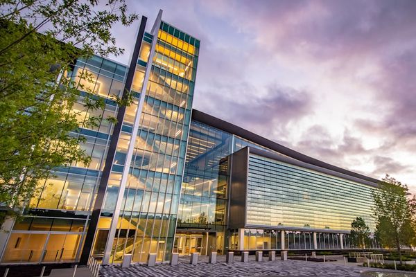 Singapore’s Retail Investors Favor Trust and Regulation Over Low Fees