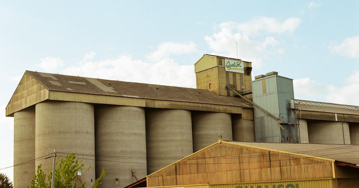 Bitcoin Dips Below $77K as Oil Prices Surge Amid Geopolitical Tensions