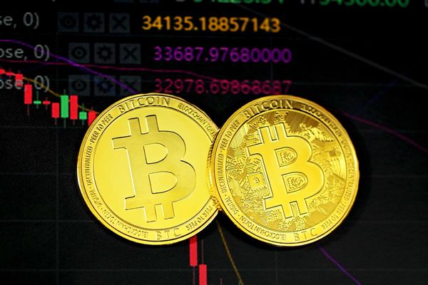 Bitcoin and Ethereum Exchange Reserves Hit Historic Lows — New Dynamics in Play