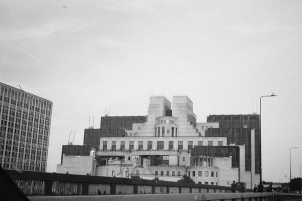 Federal Reserve Faces Dilemma Amid Peak Policy Uncertainty