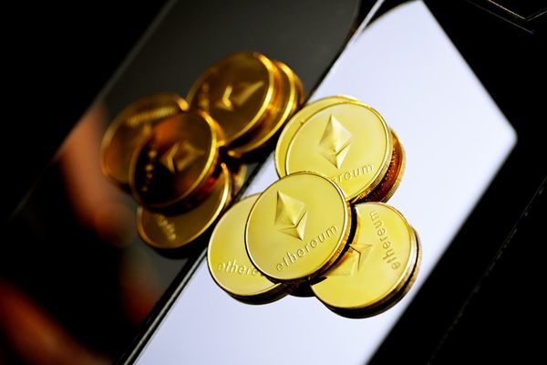 Ethereum's Bullish Momentum: Traders Eye $3,200 Amid ETF Inflows