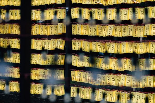 China Triples Gold Imports — Eastward Shift Defies Falling Prices