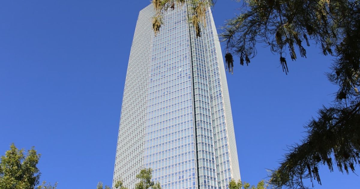 Kalshi and Polymarket Pursue $20 Billion Valuations Amid Regulatory Scrutiny