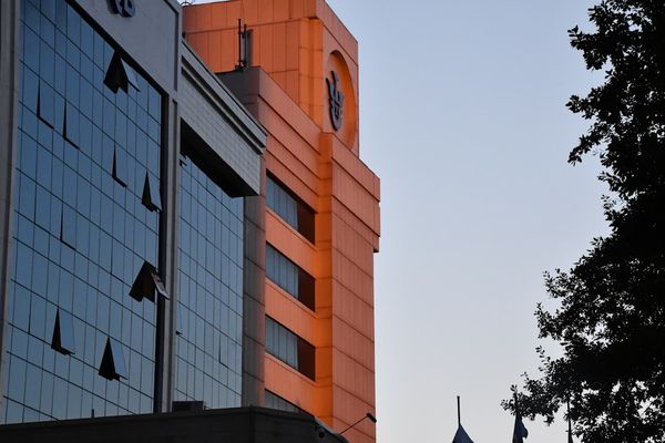 BlackRock's Bitcoin ETF Surpasses $100 Billion, Eyes $500 Million Revenue