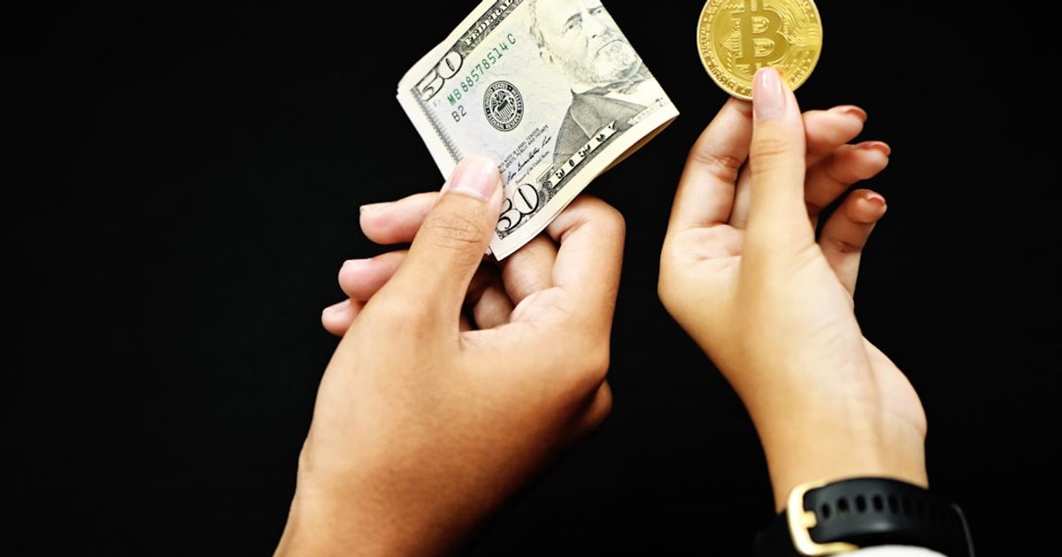 Ark Invest’s Strategic Moves: Cathie Wood Bets Big on Bitcoin and Robinhood Amid Market Turbulence