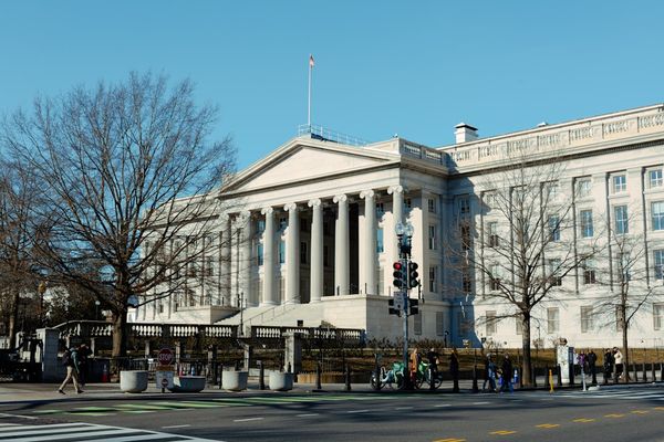 Traders Anticipate Fed Rate Hike Amid Surging Inflation Concerns