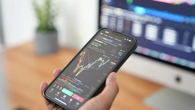 Bitcoin Options Surge with Call Volume — FOMC Minutes Loom