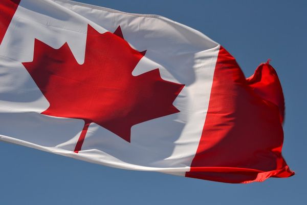 HIVE's $220M Deal Boosts Shares 10% — Canada AI Expansion