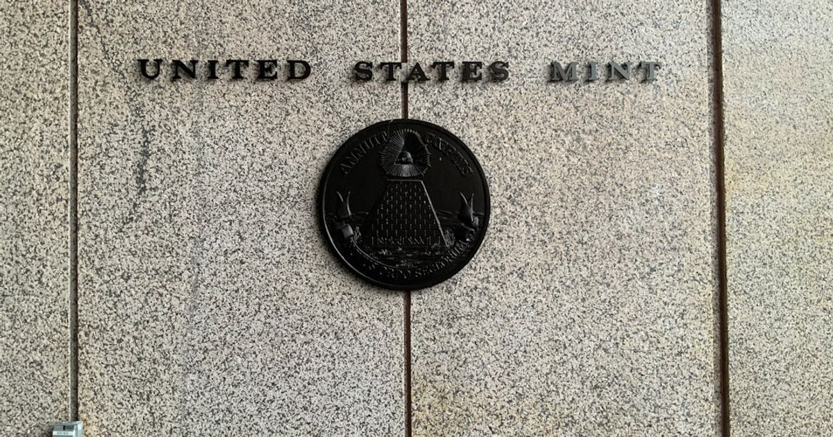 Trump's Threat to Fire Powell Sparks Fed Leadership Uncertainty