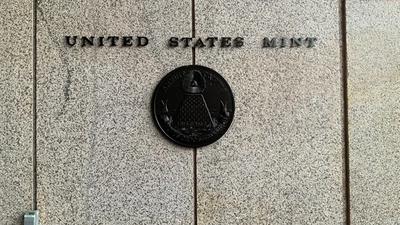 Trump's Threat to Fire Powell Sparks Fed Leadership Uncertainty