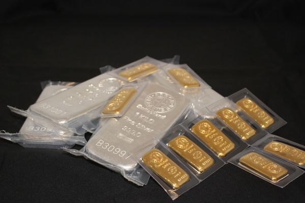 Stagflation Signals: A New Era for Gold and Silver Markets