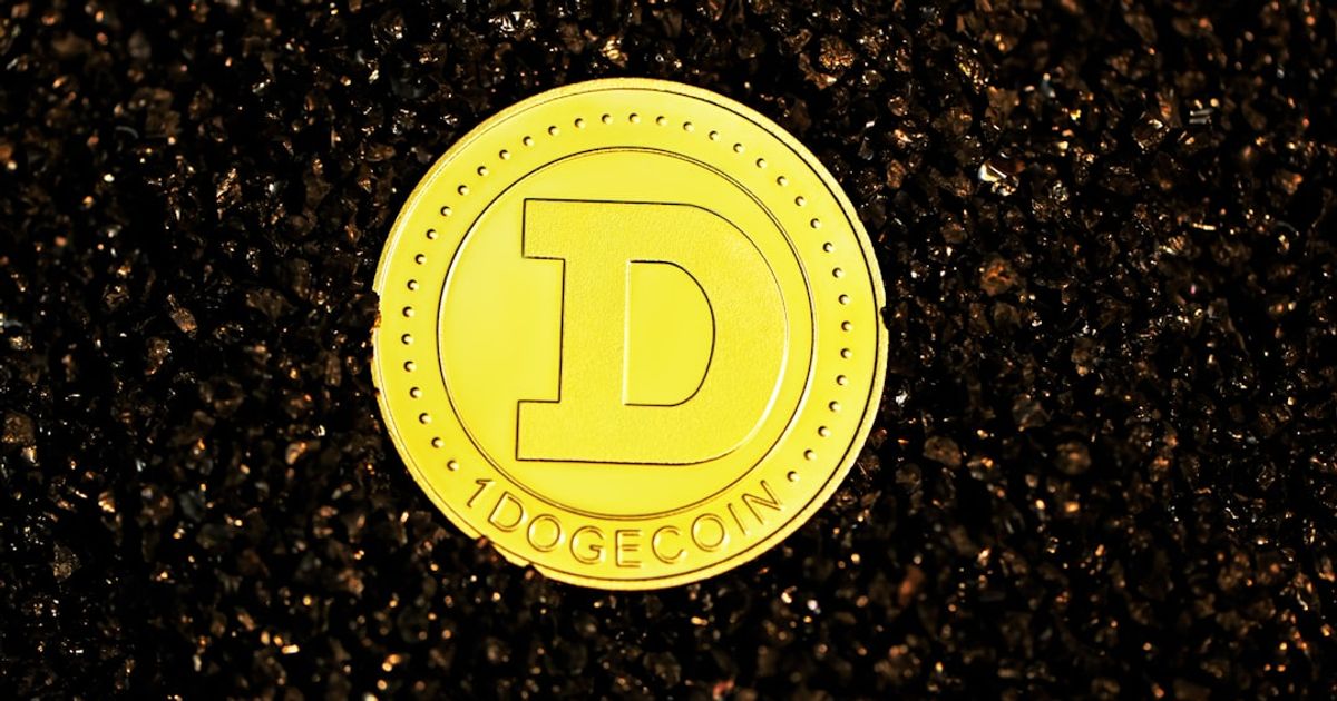 Bitcoin Surges Past $72,000 Amid Strong ETF Inflows and Geopolitical Tensions