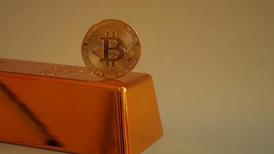 Gold Prices Surge Amid U.S.-Iran Tensions and Dollar Weakness