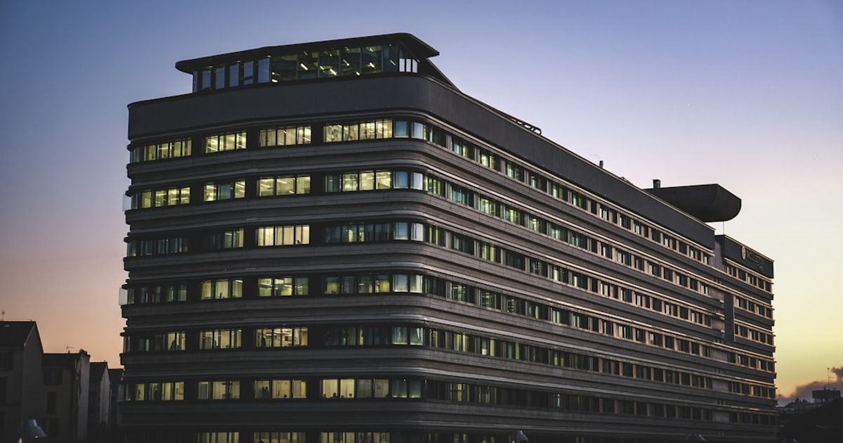 Cybersecurity Stocks Plummet Amid AI Competition Fears