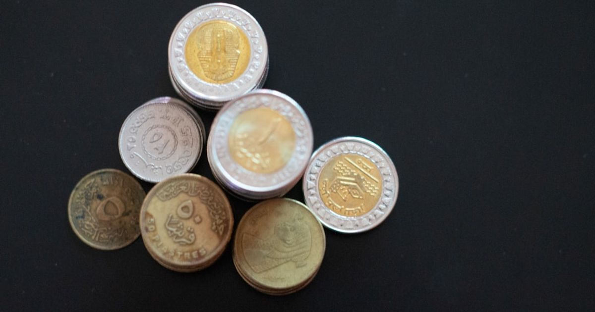 Spot Bitcoin ETFs Set to Eclipse Gold ETFs, Analyst Predicts