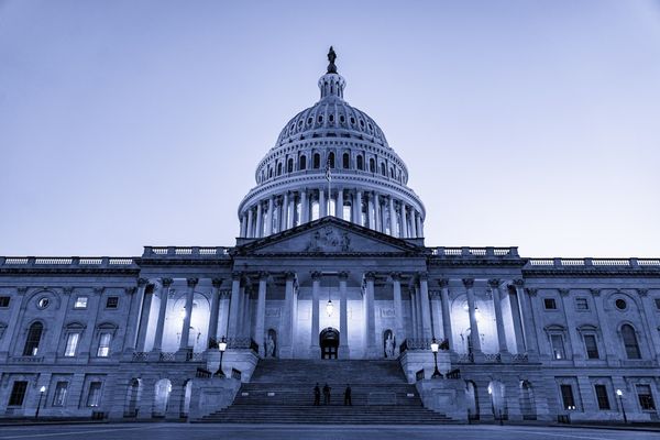 US Markets Show Resilience Amid Inflation Indicators and Airline Earnings