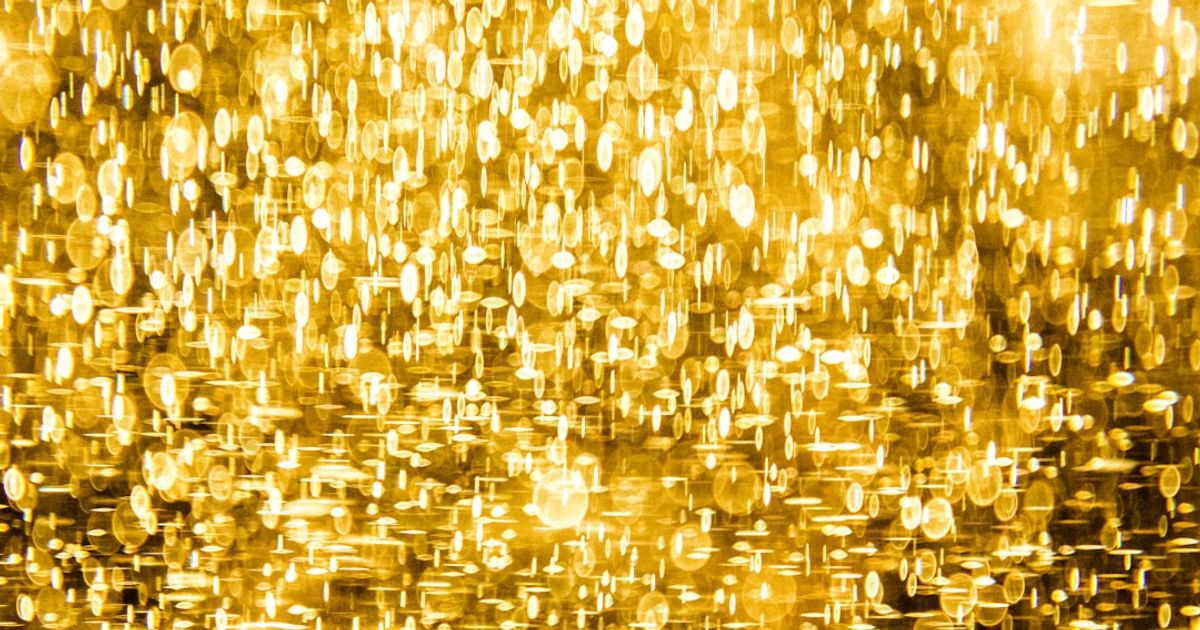 Gold Surpasses $5,000 Amid Rising Geopolitical Tensions