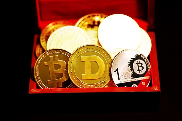Bitcoin Struggles Below $84K — Bears Hold Ground at Key Levels