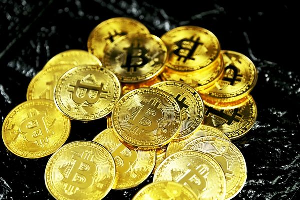 US Bitcoin ETFs See $1.2 Billion Inflows, Still Lag Behind 2025 Peak