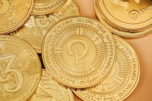 Gold Drops 25% from January Highs — Investors Face Hard Choices