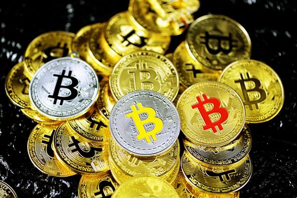 Bitcoin's Market Cap Falls Below $1.5 Trillion — Slips to 13th Globally