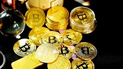 Bitcoin's Recovery Stalls Amid Growing Macro Risks and Market Volatility