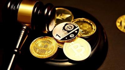 Bitcoin Rebounds to $62,000 as Nasdaq Narrows Steep Decline
