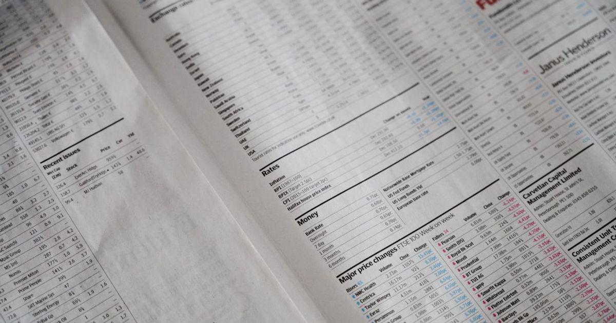 Bitcoin remains steady near $90K amidst geopolitical tensions