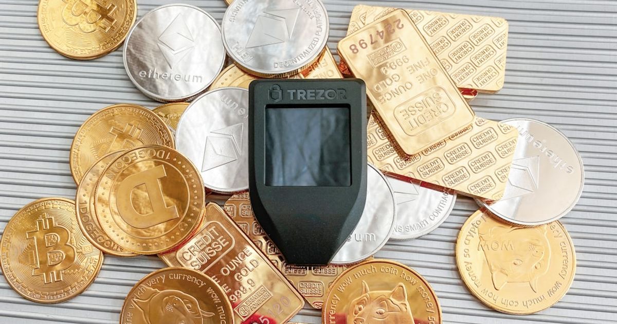 Bitcoin and Gold Slide 3% and 2% — Rate Hike Bets Rattle Markets