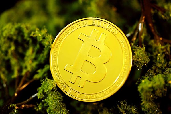 Bitcoin ETF Outflows Surge to Record $2.8 Billion — 9-Day Streak