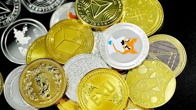 Bitcoin Plunges 13% Amid AI Rally — ETF Demand Shifts
