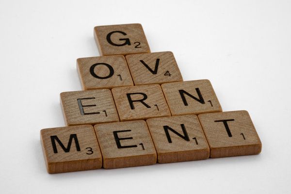 Fed's Waller Cautions on Prolonged Interest Rate Holds Amid Economic Uncertainty