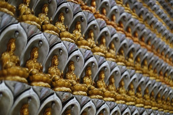 Gold Surpasses $5,500 Amidst Volatile Q1 2026; Major Forecasts Shift