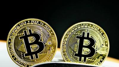 Bitcoin Risk Skyrockets — ETF Outflows Trigger 'High-Risk Zone'