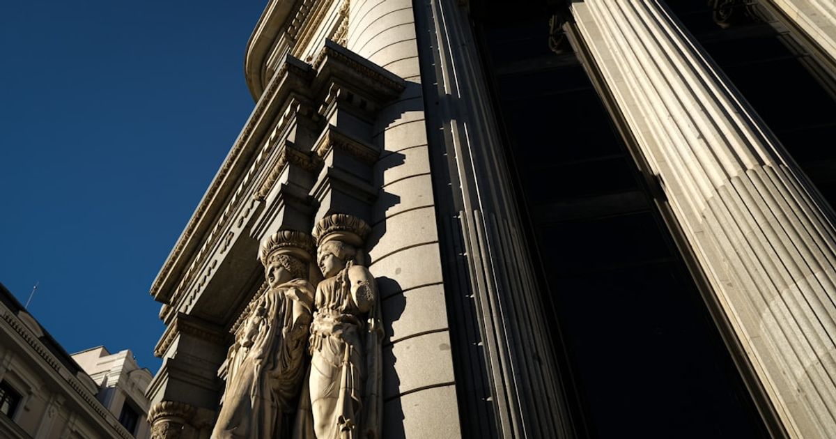 US Treasury Yields Surge to 4.22% — Bitcoin Faces Pressure