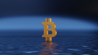 Bitcoin Slides Below $62.5K — US-Iran Tensions Rattle Markets
