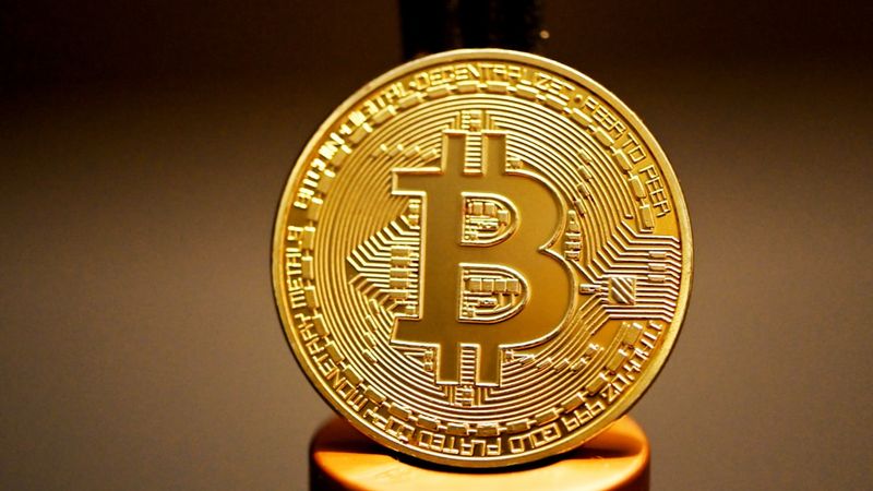 Bitcoin Climbs to $60K as US Dollar Weakness Sparks Rally