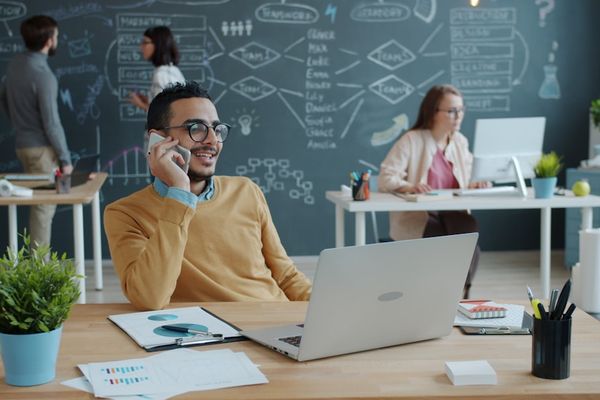 Innovative AI Language Models Reshape Tech Landscape by 2025