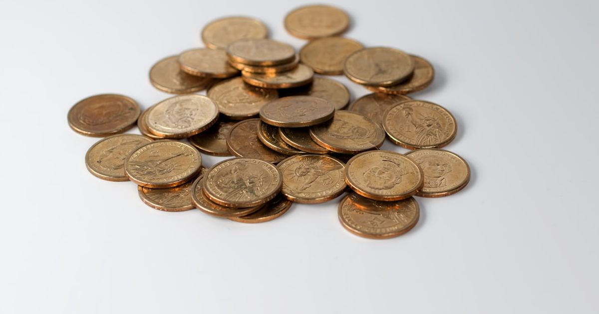 $1 Trillion in Debt Interest Fuels Gold's Surge Amid Fiscal Crisis